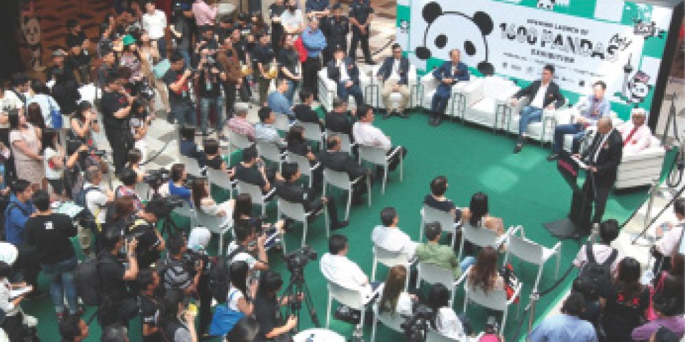 1600 Pandas World Tour